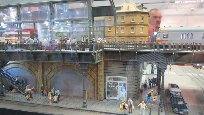 Model railroading clubs in the Hertogenbosch Netherlands Model Spoor Group's. Travel to Hertogenbosch in the Netherlands and go to the Model Spoor Group's train club and learn more about the Model Spoor Group's railroading clubs.