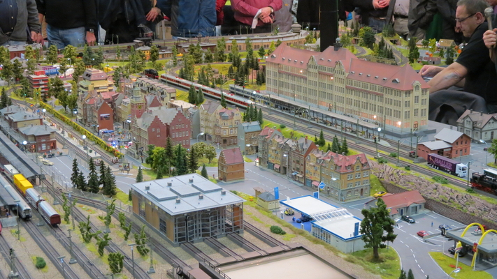 Model railroading clubs in the Hertogenbosch Netherlands Model Spoor Group's. Travel to Hertogenbosch in the Netherlands and go to the Model Spoor Group's train club and learn more about the Model Spoor Group's railroading clubs.