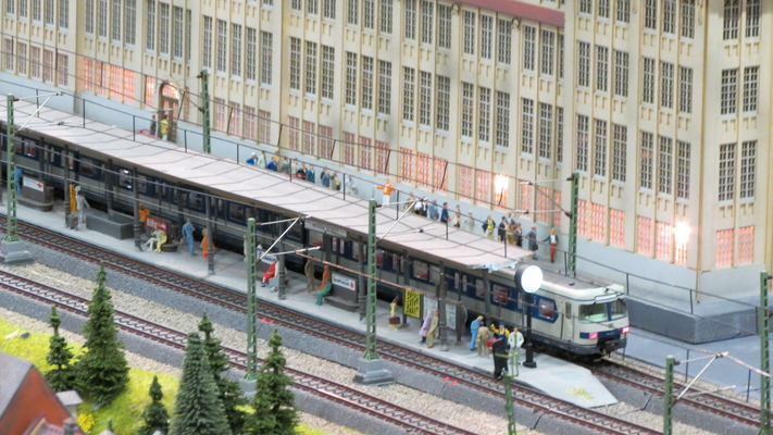 Model railroading clubs in the Hertogenbosch Netherlands Model Spoor Group's. Travel to Hertogenbosch in the Netherlands and go to the Model Spoor Group's train club and learn more about the Model Spoor Group's railroading clubs.