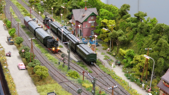 Model railroading clubs in the Hertogenbosch Netherlands Model Spoor Group's. Travel to Hertogenbosch in the Netherlands and go to the Model Spoor Group's train club and learn more about the Model Spoor Group's railroading clubs.