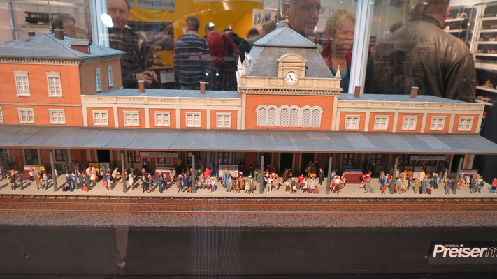 Model railroading clubs in the Hertogenbosch Netherlands Model Spoor Group's. Travel to Hertogenbosch in the Netherlands and go to the Model Spoor Group's train club and learn more about the Model Spoor Group's railroading clubs.