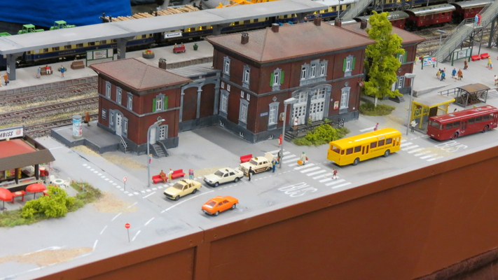 Model railroading clubs in the Hertogenbosch Netherlands Model Spoor Group's. Travel to Hertogenbosch in the Netherlands and go to the Model Spoor Group's train club and learn more about the Model Spoor Group's railroading clubs.