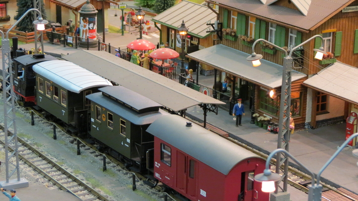 Model railroading clubs in the Hertogenbosch Netherlands Model Spoor Group's. Travel to Hertogenbosch in the Netherlands and go to the Model Spoor Group's train club and learn more about the Model Spoor Group's railroading clubs.