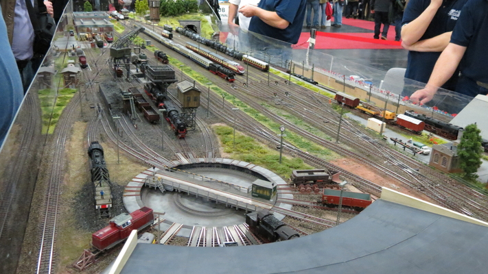 Model railroading clubs in the Hertogenbosch Netherlands Model Spoor Group's. Travel to Hertogenbosch in the Netherlands and go to the Model Spoor Group's train club and learn more about the Model Spoor Group's railroading clubs.