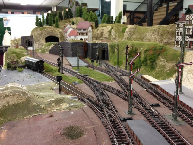 Model railroading clubs in the Hertogenbosch Netherlands Model Spoor Group's. Travel to Hertogenbosch in the Netherlands and go to the Model Spoor Group's train club and learn more about the Model Spoor Group's railroading clubs.