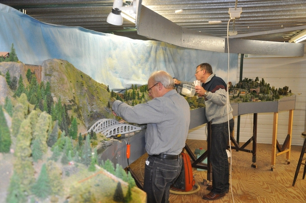 Model railroading clubs in the Hertogenbosch Netherlands Model Spoor Group's. Travel to Hertogenbosch in the Netherlands and go to the Model Spoor Group's train club and learn more about the Model Spoor Group's railroading clubs.