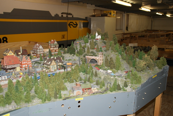 Model railroading clubs in the Hertogenbosch Netherlands Model Spoor Group's. Travel to Hertogenbosch in the Netherlands and go to the Model Spoor Group's train club and learn more about the Model Spoor Group's railroading clubs.