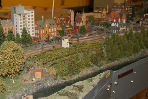 Model railroading clubs in the Hertogenbosch Netherlands Model Spoor Group's. Travel to Hertogenbosch in the Netherlands and go to the Model Spoor Group's train club and learn more about the Model Spoor Group's railroading clubs.