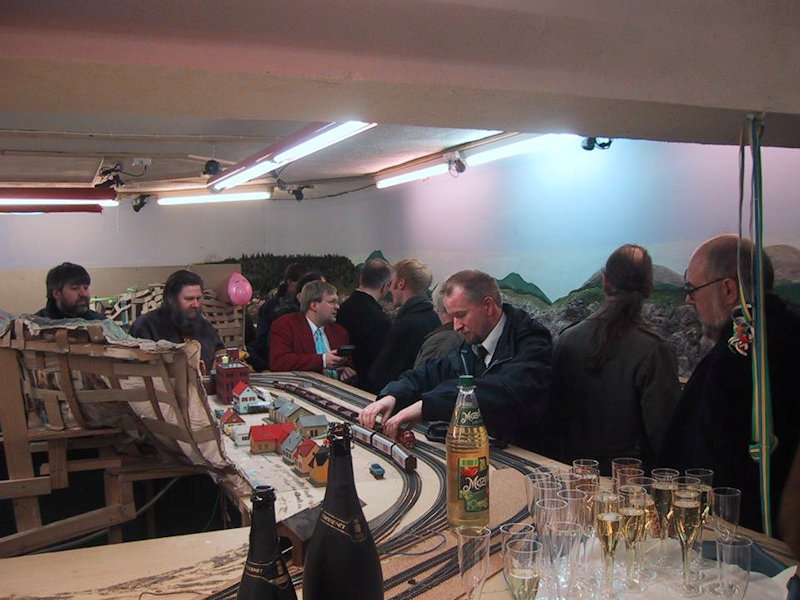 View the Trondhjem Modelljernbaneklubb TMJK (Trondhjem Model railway club) picture gallery in Trondheim Norway and, See what the Trondhjem Modelljernbaneklubb has to offer in model railroading. Learn about the TMJK History, watch videos, see club photos, and upcoming event at the Trondhjem Modelljernbaneklubb TMJK in Trondheim Norway.