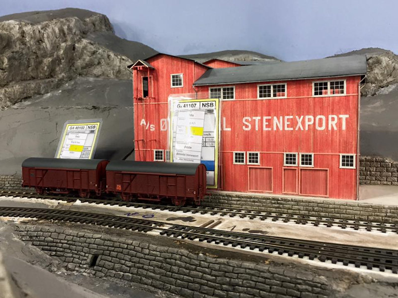 View the Trondhjem Modelljernbaneklubb TMJK (Trondhjem Model railway club) picture gallery in Trondheim Norway and, See what the Trondhjem Modelljernbaneklubb has to offer in model railroading. Learn about the TMJK History, watch videos, see club photos, and upcoming event at the Trondhjem Modelljernbaneklubb TMJK in Trondheim Norway.