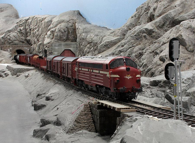 View the Trondhjem Modelljernbaneklubb TMJK (Trondhjem Model railway club) picture gallery in Trondheim Norway and, See what the Trondhjem Modelljernbaneklubb has to offer in model railroading. Learn about the TMJK History, watch videos, see club photos, and upcoming event at the Trondhjem Modelljernbaneklubb TMJK in Trondheim Norway.