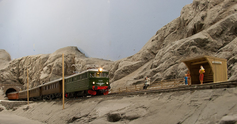 View the Trondhjem Modelljernbaneklubb TMJK (Trondhjem Model railway club) picture gallery in Trondheim Norway and, See what the Trondhjem Modelljernbaneklubb has to offer in model railroading. Learn about the TMJK History, watch videos, see club photos, and upcoming event at the Trondhjem Modelljernbaneklubb TMJK in Trondheim Norway.