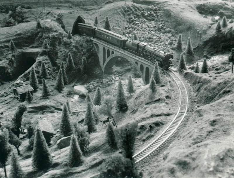 View the Trondhjem Modelljernbaneklubb TMJK (Trondhjem Model railway club) picture gallery in Trondheim Norway and, See what the Trondhjem Modelljernbaneklubb has to offer in model railroading. Learn about the TMJK History, watch videos, see club photos, and upcoming event at the Trondhjem Modelljernbaneklubb TMJK in Trondheim Norway.