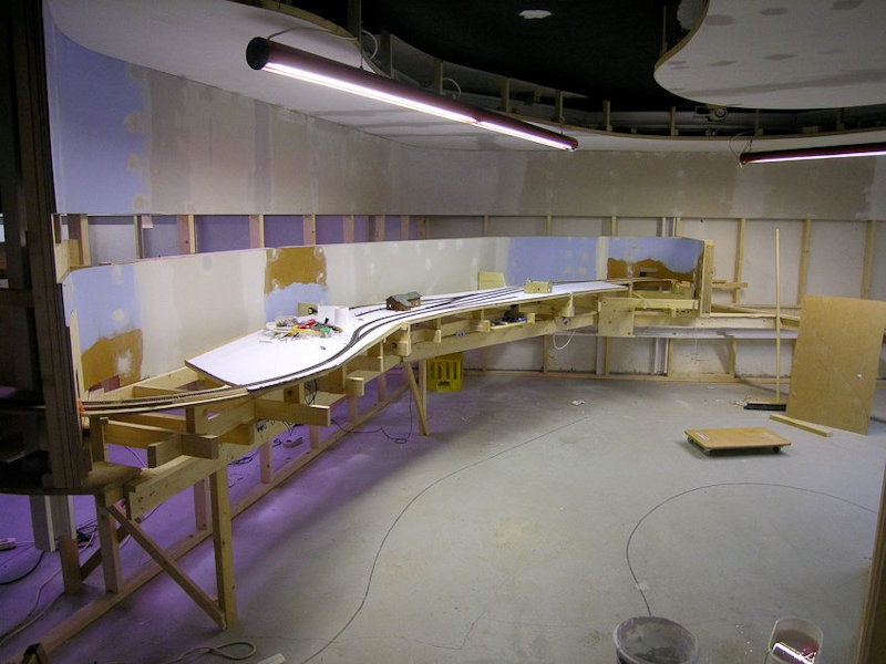 View the Trondhjem Modelljernbaneklubb TMJK (Trondhjem Model railway club) picture gallery in Trondheim Norway and, See what the Trondhjem Modelljernbaneklubb has to offer in model railroading. Learn about the TMJK History, watch videos, see club photos, and upcoming event at the Trondhjem Modelljernbaneklubb TMJK in Trondheim Norway.