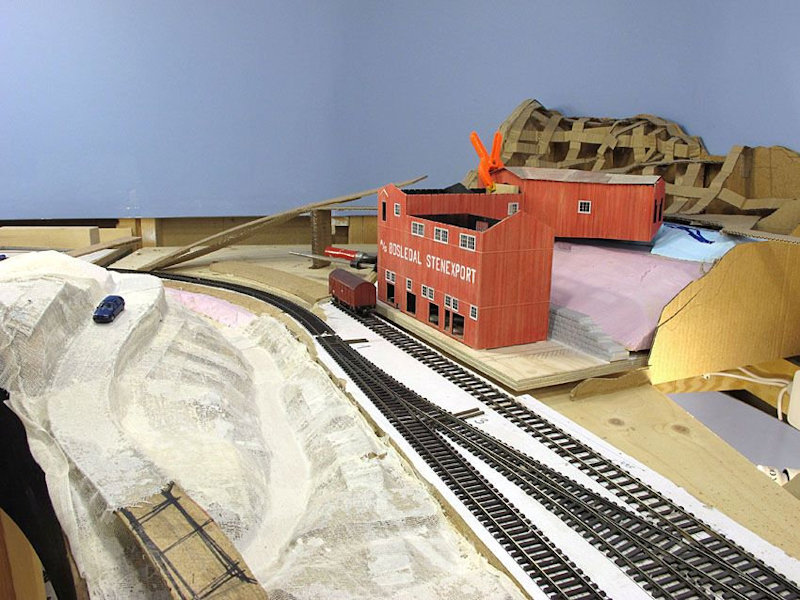 View the Trondhjem Modelljernbaneklubb TMJK (Trondhjem Model railway club) picture gallery in Trondheim Norway and, See what the Trondhjem Modelljernbaneklubb has to offer in model railroading. Learn about the TMJK History, watch videos, see club photos, and upcoming event at the Trondhjem Modelljernbaneklubb TMJK in Trondheim Norway.