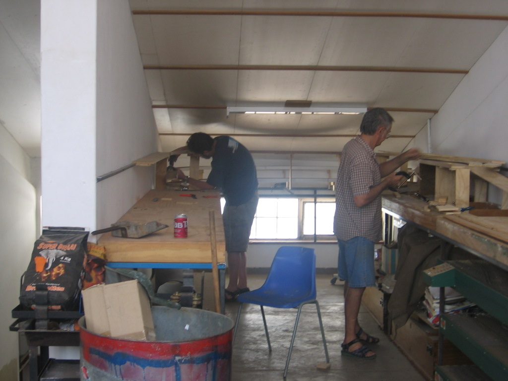 The Pretoria Model Train Club was founded in 1995 by a group of modellers who saw the need for an organised model railway club in Pretoria. After some discussions about the name, (PMT) Pretoria Model Train club was chosen. To Learn more about the (PMT) Pretoria Model Train club and other railroading clubs visit www.krafttrains.com. 