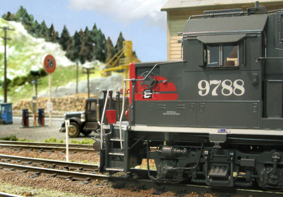 Visit Jarfalla Model Railroad Club in Jarfalla west of Stockholm, Sweden. See what Jarfalla Model Railroad Club has to offer in model railroading. Go to www.krafttrains.com and talk a tour of Jarfalla Model Railroad Club, see videos, pictures, learn about the club itself and its history in model railroading.
Besök Järfälla Modelljärnvägsklubb i Järfälla västra Stockholm. Se vad Järfälla Modelljärnvägsklubb har att erbjuda i modell railroading. Gå till www.krafttrains.com och prata en rundtur i Järfälla Modelljärnvägsklubb, se videor, bilder, lära sig om klubben själv och dess historia i modell railroading.
