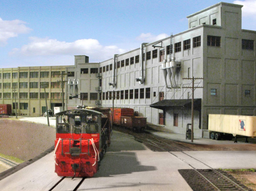 Visit Jarfalla Model Railroad Club in Jarfalla west of Stockholm, Sweden. See what Jarfalla Model Railroad Club has to offer in model railroading. Go to www.krafttrains.com and talk a tour of Jarfalla Model Railroad Club, see videos, pictures, learn about the club itself and its history in model railroading.
Besök Järfälla Modelljärnvägsklubb i Järfälla västra Stockholm. Se vad Järfälla Modelljärnvägsklubb har att erbjuda i modell railroading. Gå till www.krafttrains.com och prata en rundtur i Järfälla Modelljärnvägsklubb, se videor, bilder, lära sig om klubben själv och dess historia i modell railroading.
