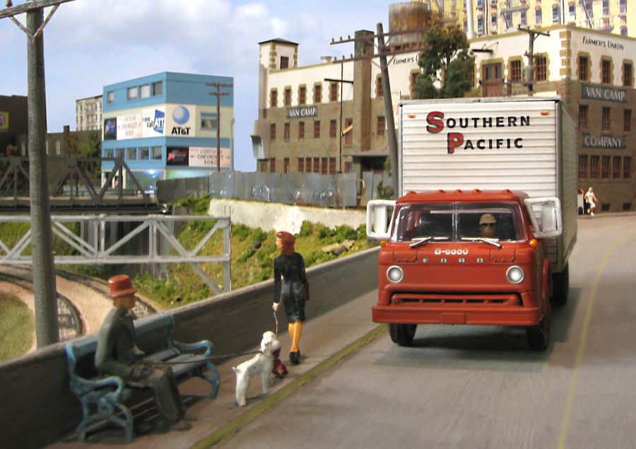 Visit Jarfalla Model Railroad Club in Jarfalla west of Stockholm, Sweden. See what Jarfalla Model Railroad Club has to offer in model railroading. Go to www.krafttrains.com and talk a tour of Jarfalla Model Railroad Club, see videos, pictures, learn about the club itself and its history in model railroading.
Besök Järfälla Modelljärnvägsklubb i Järfälla västra Stockholm. Se vad Järfälla Modelljärnvägsklubb har att erbjuda i modell railroading. Gå till www.krafttrains.com och prata en rundtur i Järfälla Modelljärnvägsklubb, se videor, bilder, lära sig om klubben själv och dess historia i modell railroading.
