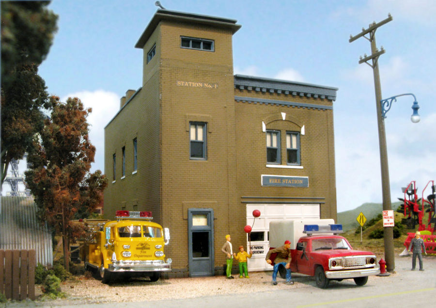 Visit Jarfalla Model Railroad Club in Jarfalla west of Stockholm, Sweden. See what Jarfalla Model Railroad Club has to offer in model railroading. Go to www.krafttrains.com and talk a tour of Jarfalla Model Railroad Club, see videos, pictures, learn about the club itself and its history in model railroading.
Besök Järfälla Modelljärnvägsklubb i Järfälla västra Stockholm. Se vad Järfälla Modelljärnvägsklubb har att erbjuda i modell railroading. Gå till www.krafttrains.com och prata en rundtur i Järfälla Modelljärnvägsklubb, se videor, bilder, lära sig om klubben själv och dess historia i modell railroading.
