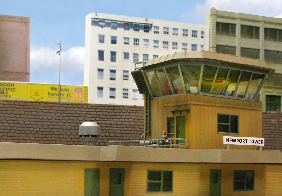 Visit Jarfalla Model Railroad Club in Jarfalla west of Stockholm, Sweden. See what Jarfalla Model Railroad Club has to offer in model railroading. Go to www.krafttrains.com and talk a tour of Jarfalla Model Railroad Club, see videos, pictures, learn about the club itself and its history in model railroading.
Besök Järfälla Modelljärnvägsklubb i Järfälla västra Stockholm. Se vad Järfälla Modelljärnvägsklubb har att erbjuda i modell railroading. Gå till www.krafttrains.com och prata en rundtur i Järfälla Modelljärnvägsklubb, se videor, bilder, lära sig om klubben själv och dess historia i modell railroading.
