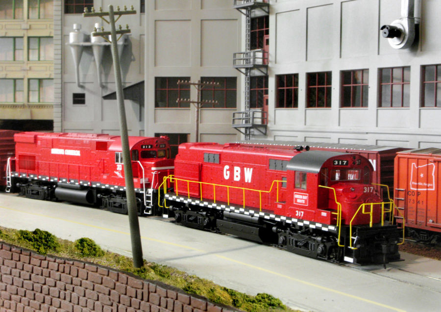 Visit Jarfalla Model Railroad Club in Jarfalla west of Stockholm, Sweden. See what Jarfalla Model Railroad Club has to offer in model railroading. Go to www.krafttrains.com and talk a tour of Jarfalla Model Railroad Club, see videos, pictures, learn about the club itself and its history in model railroading.
Besök Järfälla Modelljärnvägsklubb i Järfälla västra Stockholm. Se vad Järfälla Modelljärnvägsklubb har att erbjuda i modell railroading. Gå till www.krafttrains.com och prata en rundtur i Järfälla Modelljärnvägsklubb, se videor, bilder, lära sig om klubben själv och dess historia i modell railroading.
