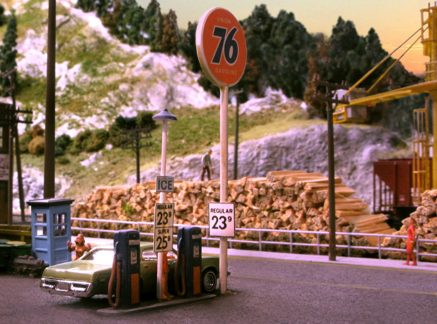 Visit Jarfalla Model Railroad Club in Jarfalla west of Stockholm, Sweden. See what Jarfalla Model Railroad Club has to offer in model railroading. Go to www.krafttrains.com and talk a tour of Jarfalla Model Railroad Club, see videos, pictures, learn about the club itself and its history in model railroading.
Besök Järfälla Modelljärnvägsklubb i Järfälla västra Stockholm. Se vad Järfälla Modelljärnvägsklubb har att erbjuda i modell railroading. Gå till www.krafttrains.com och prata en rundtur i Järfälla Modelljärnvägsklubb, se videor, bilder, lära sig om klubben själv och dess historia i modell railroading.
