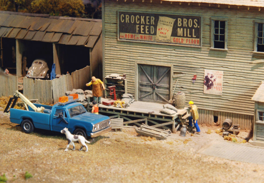 Visit Jarfalla Model Railroad Club in Jarfalla west of Stockholm, Sweden. See what Jarfalla Model Railroad Club has to offer in model railroading. Go to www.krafttrains.com and talk a tour of Jarfalla Model Railroad Club, see videos, pictures, learn about the club itself and its history in model railroading.
Besök Järfälla Modelljärnvägsklubb i Järfälla västra Stockholm. Se vad Järfälla Modelljärnvägsklubb har att erbjuda i modell railroading. Gå till www.krafttrains.com och prata en rundtur i Järfälla Modelljärnvägsklubb, se videor, bilder, lära sig om klubben själv och dess historia i modell railroading.
