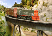 Visit Jarfalla Model Railroad Club in Jarfalla west of Stockholm, Sweden. See what Jarfalla Model Railroad Club has to offer in model railroading. Go to www.krafttrains.com and talk a tour of Jarfalla Model Railroad Club, see videos, pictures, learn about the club itself and its history in model railroading.
Besök Järfälla Modelljärnvägsklubb i Järfälla västra Stockholm. Se vad Järfälla Modelljärnvägsklubb har att erbjuda i modell railroading. Gå till www.krafttrains.com och prata en rundtur i Järfälla Modelljärnvägsklubb, se videor, bilder, lära sig om klubben själv och dess historia i modell railroading.
