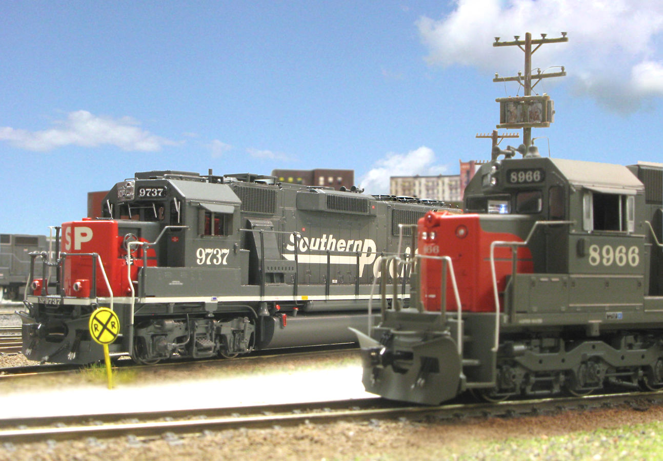 Visit Jarfalla Model Railroad Club in Jarfalla west of Stockholm, Sweden. See what Jarfalla Model Railroad Club has to offer in model railroading. Go to www.krafttrains.com and talk a tour of Jarfalla Model Railroad Club, see videos, pictures, learn about the club itself and its history in model railroading.
Besök Järfälla Modelljärnvägsklubb i Järfälla västra Stockholm. Se vad Järfälla Modelljärnvägsklubb har att erbjuda i modell railroading. Gå till www.krafttrains.com och prata en rundtur i Järfälla Modelljärnvägsklubb, se videor, bilder, lära sig om klubben själv och dess historia i modell railroading.
