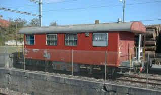Eisenbahnfreunde Bassersdorf (efb) in Bassersdorf, Switzerland at www.krafttrains.com Visit Eisenbahnfreunde Bassersdorf model railroad club in Bassersdorf, Switzerland. See what Eisenbahnfreunde Bassersdorf has to offer in model railroading clubs. Go to www.krafttrains.com and talk a tour of Eisenbahnfreunde Bassersdorf model train clubs, see videos, pictures, learn about the club itself and its history in model railroading.
Besuchen Sie den Modellbahnverein Eisenbahnfreunde Bassersdorf in Bassersdorf, Schweiz. Sehen Sie, was die Eisenbahnfreunde Bassersdorf in den Modellbahnclubs zu bieten hat. Gehen Sie zu www.krafttrains.com und unterhalten Sie sich mit den Modellbahnvereinen der Eisenbahnfreunde Bassersdorf, sehen Sie Videos, Bilder, erfahren Sie mehr über den Verein selbst und seine Geschichte in der Modelleisenbahn.