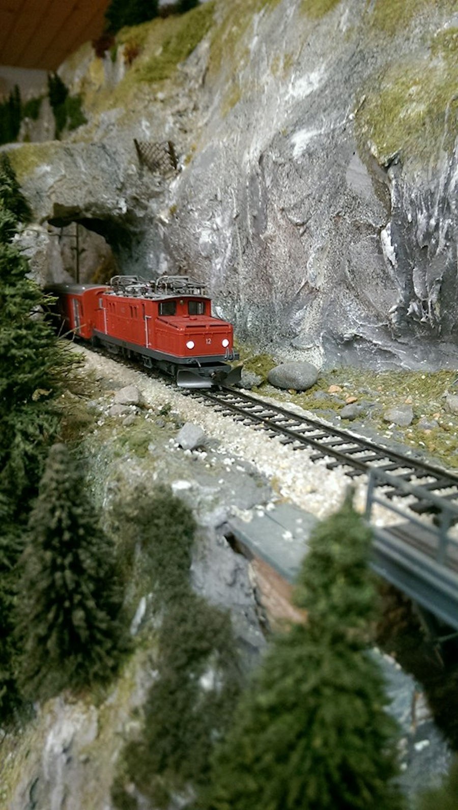 Visit Eisenbahnfreunde Bassersdorf model railroad club in Bassersdorf, Switzerland. See what Eisenbahnfreunde Bassersdorf has to offer in model railroading clubs. Go to www.krafttrains.com and talk a tour of Eisenbahnfreunde Bassersdorf model train clubs, see videos, pictures, learn about the club itself and its history in model railroading.

Besuchen Sie den Modellbahnverein Eisenbahnfreunde Bassersdorf in Bassersdorf, Schweiz. Sehen Sie, was die Eisenbahnfreunde Bassersdorf in den Modellbahnclubs zu bieten hat. Gehen Sie zu www.krafttrains.com und unterhalten Sie sich mit den Modellbahnvereinen der Eisenbahnfreunde Bassersdorf, sehen Sie Videos, Bilder, erfahren Sie mehr über den Verein selbst und seine Geschichte in der Modelleisenbahn.
