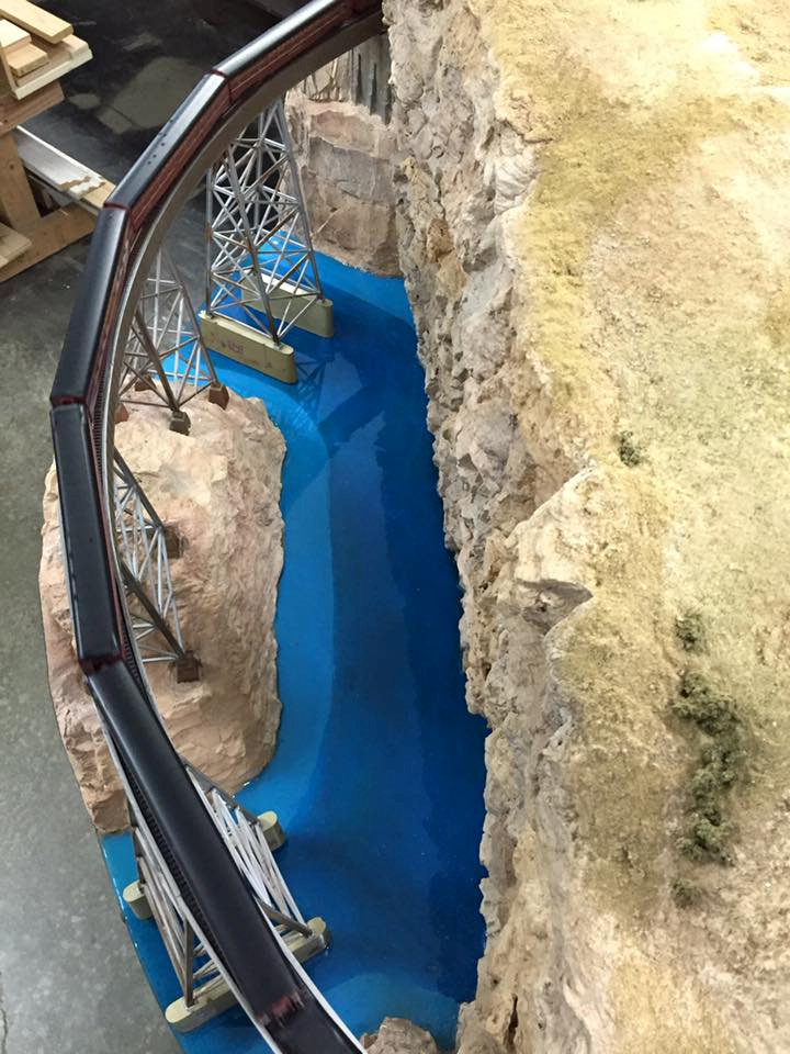 Welcome to the Los Angeles N-Scale Association, operators of East Valley Lines Model Railroad club located since 1979 in the Travel Town Museum at Griffith Los Angeles, California. View pitchers of the East Valley Lines N Scale Model Railroad club and see what they have done to their N scale layout. They operate one of the largest N-Scale layouts in the world. This is just a brief trip on the East Valley Lines' trackage. As you observe closely, there are lots of details to enjoy. This is truly a labor of love, involving countless hours, money and the talents of the many N-Scale modelers dedicated to the memory of great railroads. Brought to you to by www.krafttrains.com