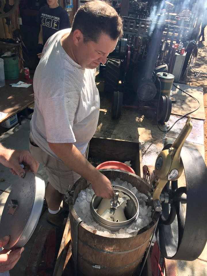 Welcome to the Los Angeles N-Scale Association, operators of East Valley Lines Model Railroad club located since 1979 in the Travel Town Museum at Griffith Los Angeles, California. View pitchers of the East Valley Lines N Scale Model Railroad club and see what they have done to their N scale layout. They operate one of the largest N-Scale layouts in the world. This is just a brief trip on the East Valley Lines' trackage. As you observe closely, there are lots of details to enjoy. This is truly a labor of love, involving countless hours, money and the talents of the many N-Scale modelers dedicated to the memory of great railroads. Brought to you to by www.krafttrains.com