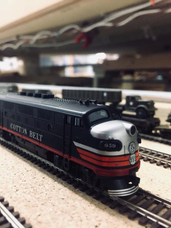 Welcome to the Los Angeles N-Scale Association, operators of East Valley Lines Model Railroad club located since 1979 in the Travel Town Museum at Griffith Los Angeles, California. View pitchers of the East Valley Lines N Scale Model Railroad club and see what they have done to their N scale layout. They operate one of the largest N-Scale layouts in the world. This is just a brief trip on the East Valley Lines' trackage. As you observe closely, there are lots of details to enjoy. This is truly a labor of love, involving countless hours, money and the talents of the many N-Scale modelers dedicated to the memory of great railroads. Brought to you to by www.krafttrains.com